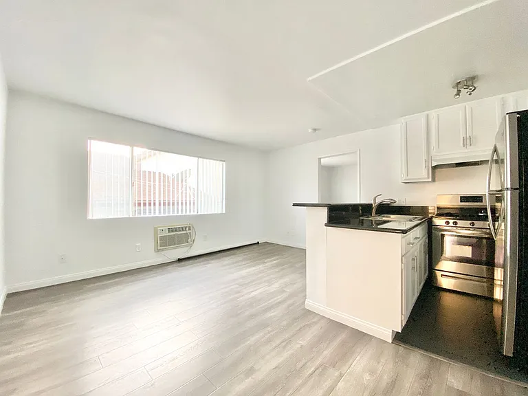 Electro Apartments - WSP 833 Berendo LLC — Photo 22