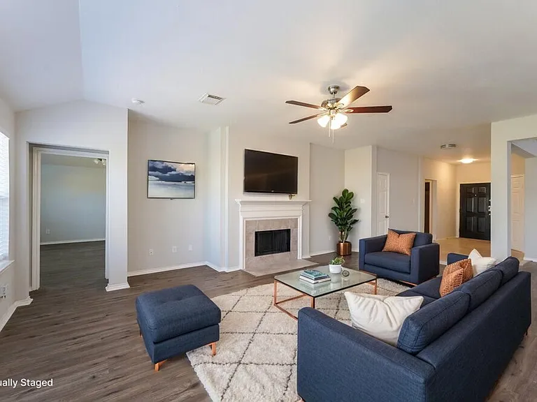 28506 Carly Cove Ln — Photo 3