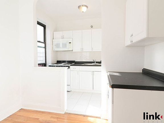 3rd image of 50 Overlook Ter APT 6B
