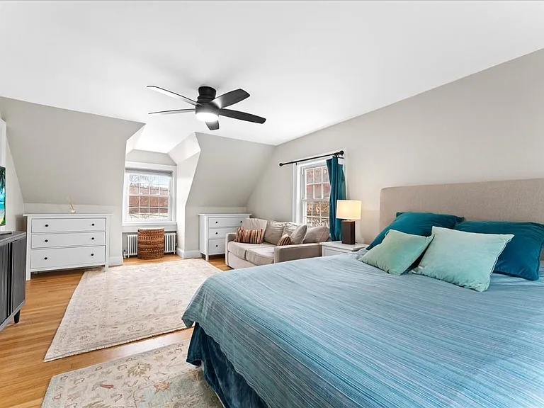 40 Lake Shore Rd — Photo 19