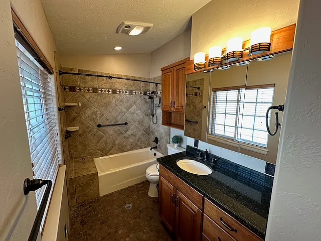 190 E Main St #B — Photo 10