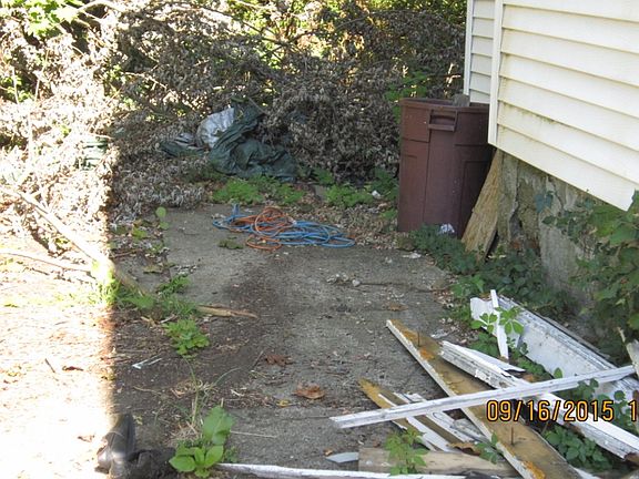 5th image of 18 Thornton Ave