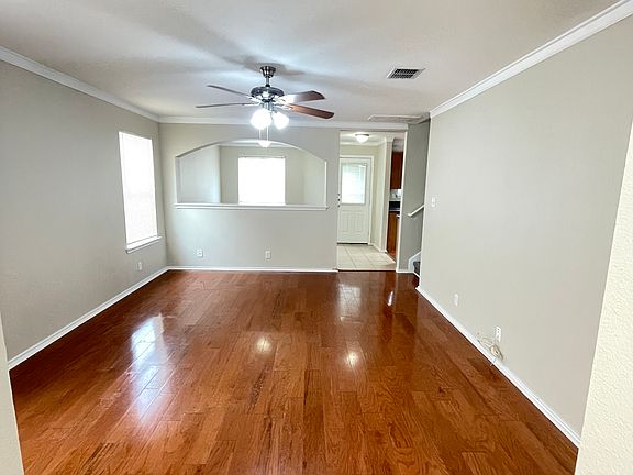 4th image of 10306 Buescher Ln