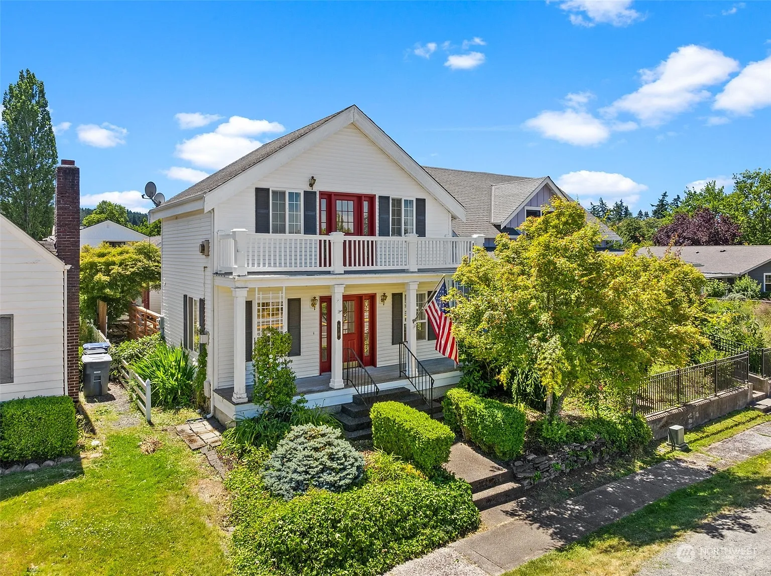 610 Martin Street photo 1