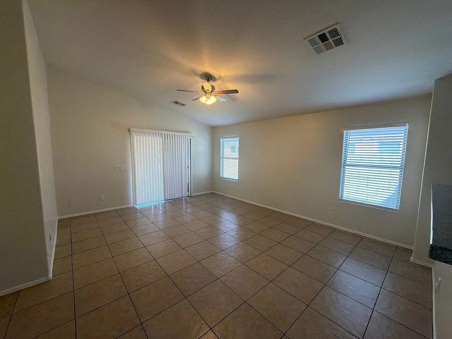 4 bed, 2.0 bath, 1632 sqft, $2,000 — Photo 2