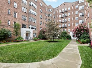 1 Bronxville Rd APT 2B, Bronxville, NY 10708