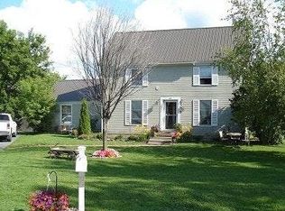 110 Monroe St, Sackets Harbor, NY 13685