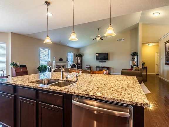 4th image of 1185 Del Mar Ct