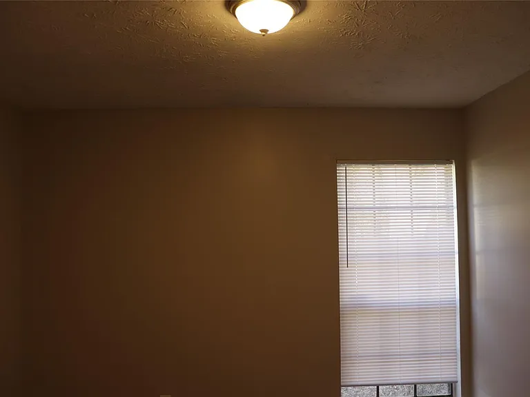 760 N Burbank Dr — Photo 11