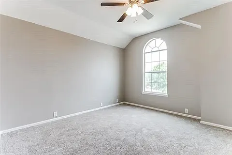 2700 Thorncreek Ln — Photo 24