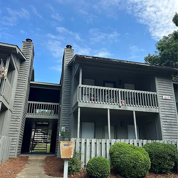 1849 Tryon Dr #5 — Photo 1