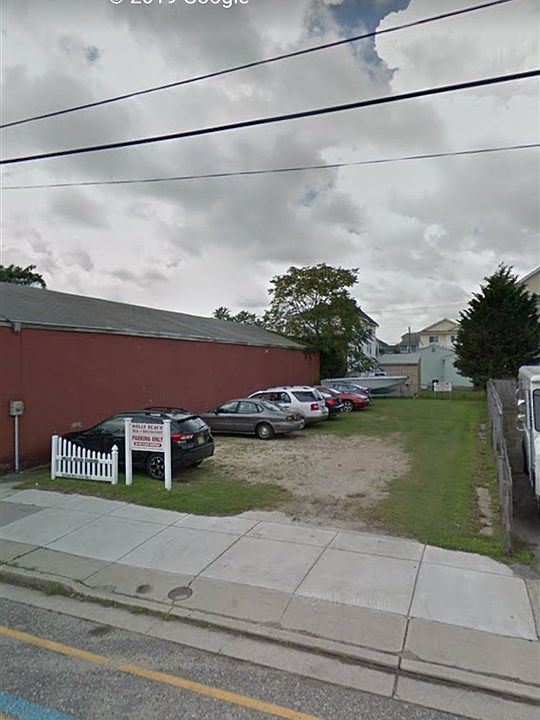 1st image of 140 E Spicer Ave