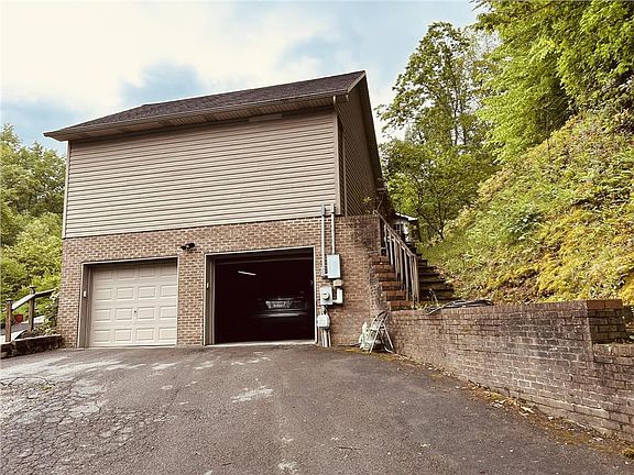 2nd image of 1012 Ridgeview Dr