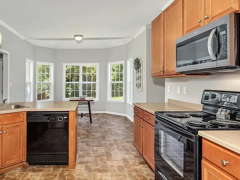 5604 Scottish Hills Dr — Photo 5