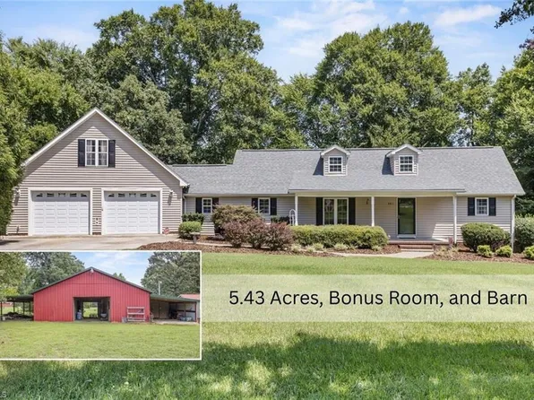2911 Woodhaven Dr, Asheboro, NC 27205