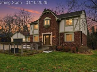 3755 Tremont Ln, Ann Arbor, MI 48105