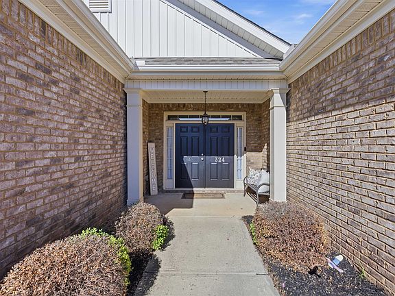 2nd image of 324 Meadowpark Ln