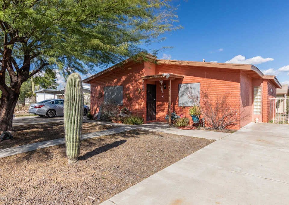 1st image of 3002 W Maxine Cir
