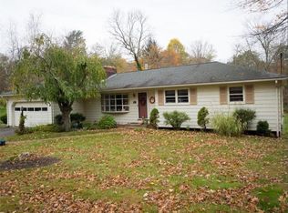 1674 Country Club Rd, Middletown, CT 06457