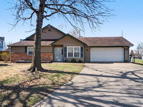 1605 E 21st Pl, Lawrence, KS 66046