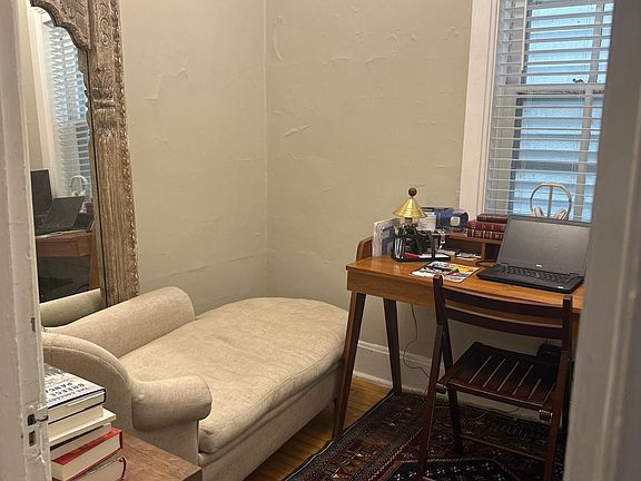 3rd image of 1931 W Newport Ave #1