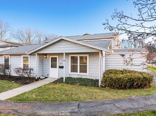 704 Cherry Hollow Rd #G, Columbus, OH 43228