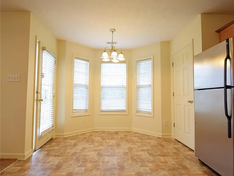 127 Blue Water Dr — Photo 7