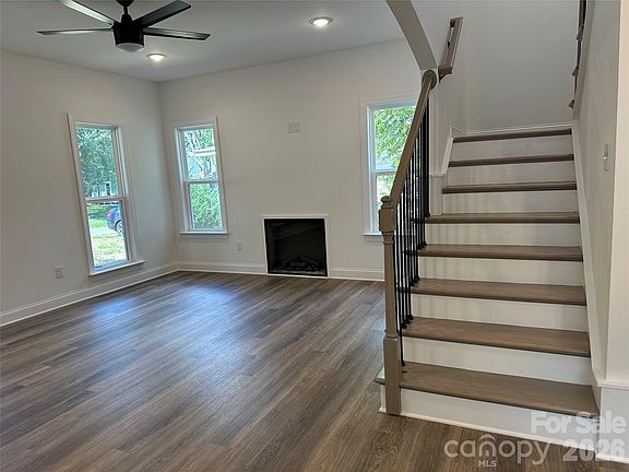 5th image of 816.5 Frederick St