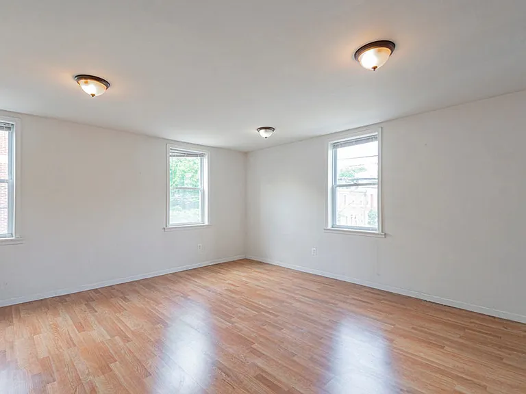 2100 St. Albans St — Photo 8