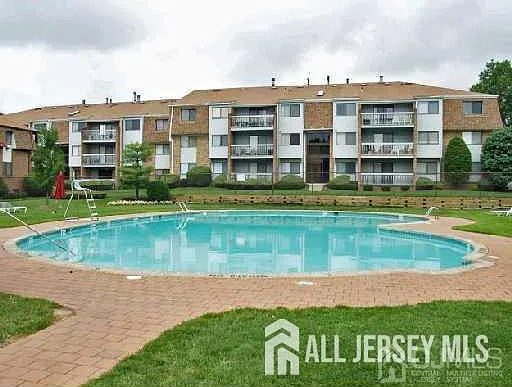 312 Edison Glen Ter — Photo 4