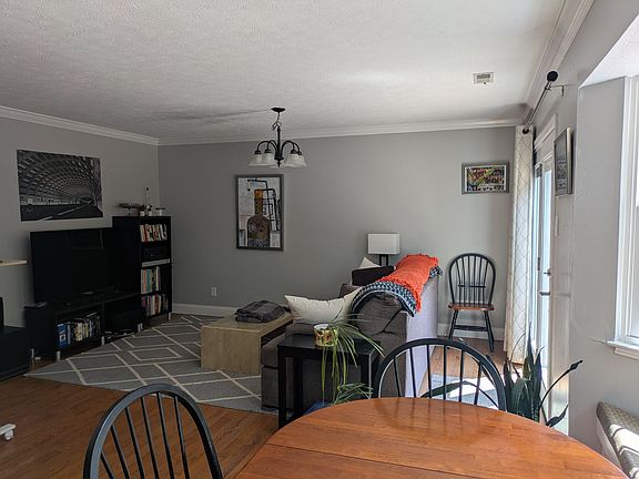 2nd image of 1221 Reston Ct