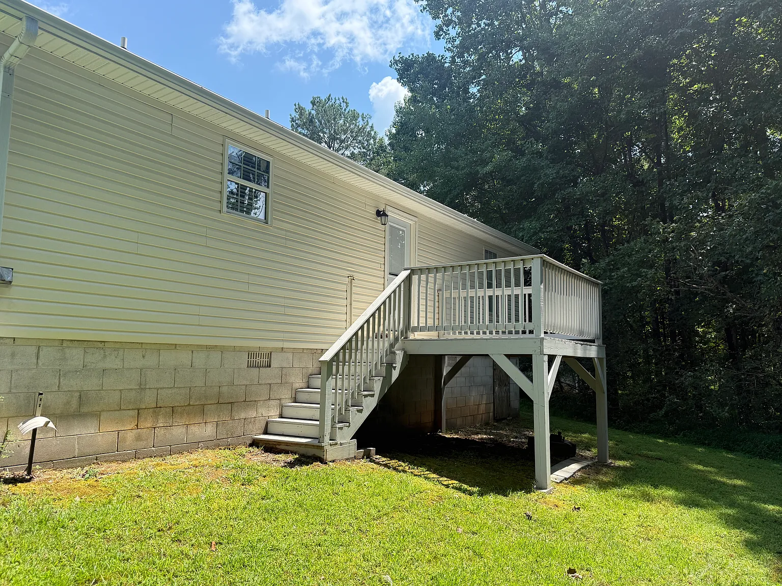 3 bed, 1040 sqft, $1,600 — Photo 2
