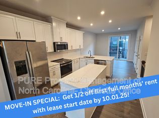 608 Uwharrie River Rd, Charlotte, NC 28211
