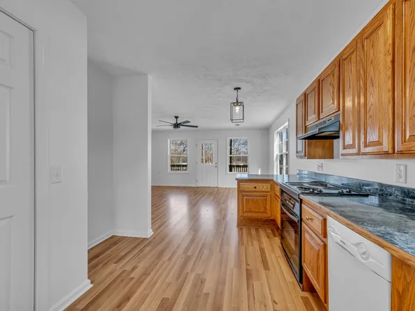 143 Ridgecrest St, Mc Ewen, TN 37101