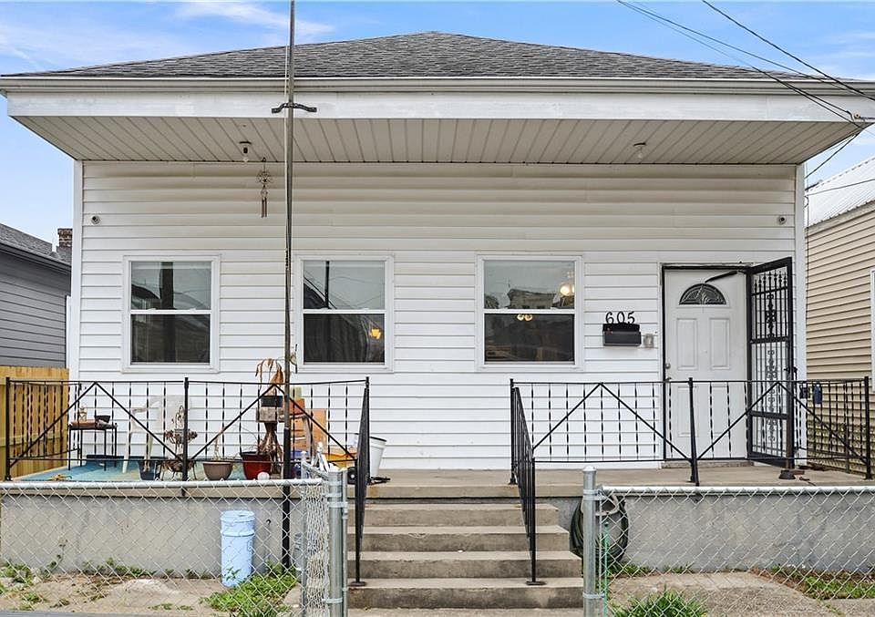 1st image of 605 Wagner St