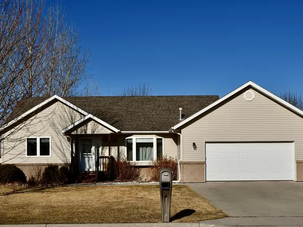 1105 Somerset Dr, Thief River Falls, MN 56701