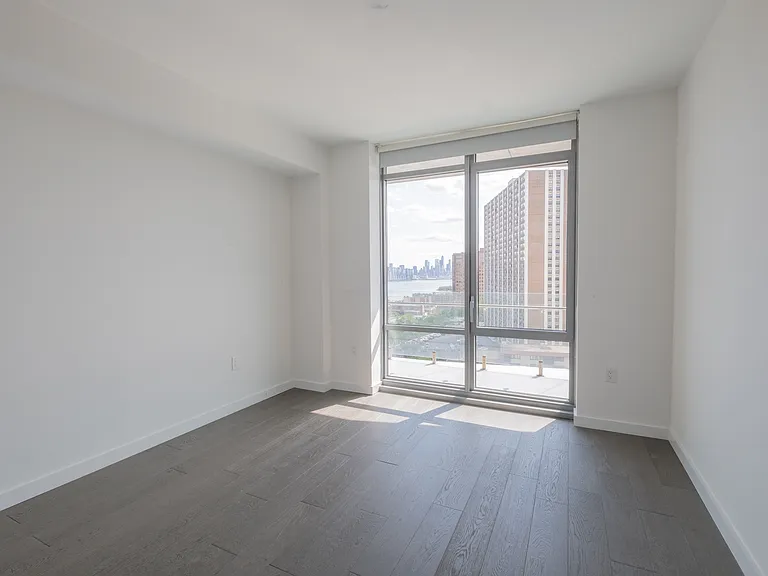 One Park Condos — Photo 43