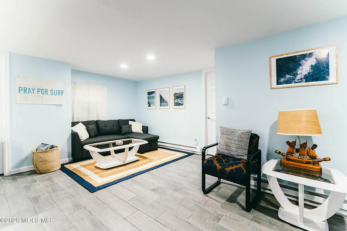 Building Photo - 13 Decatur Ave #D
