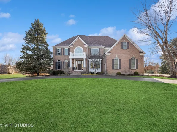 5618 Farmbrook Ln, Crystal Lake, IL 60014