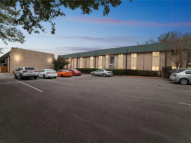 2600 Penny Ln #118 — Photo 31