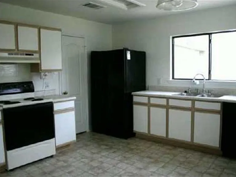 10328 Garbacz Dr — Photo 7
