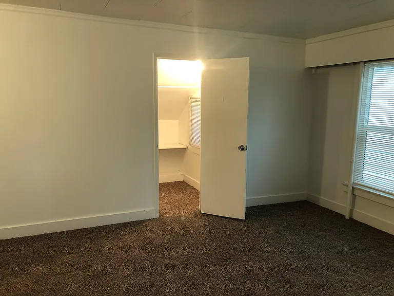 712 S Main St — Photo 17