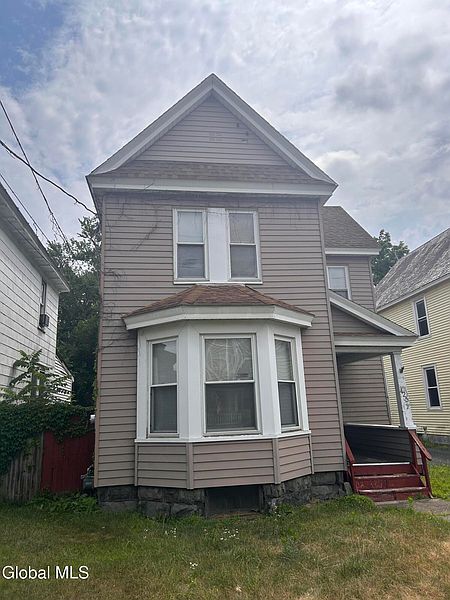 4th image of 425 Third St