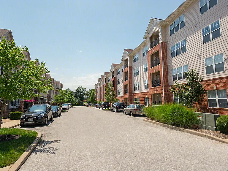 Kirkwood Station Plaza Apartments — Photo 11