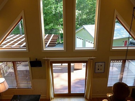 2nd image of 72 Laurel Hollow Est