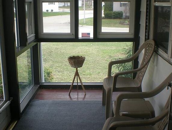 2nd image of 14 Parade St #14