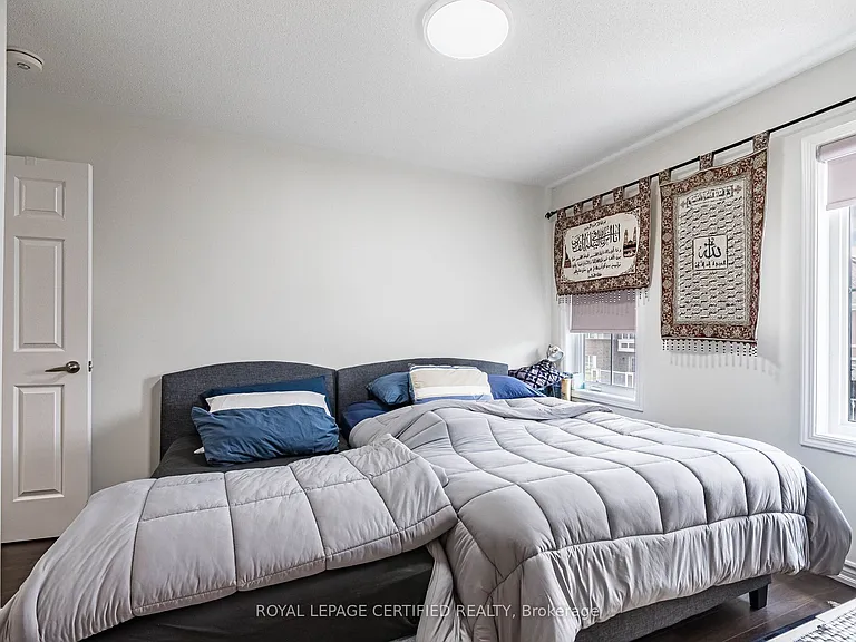 581 Allport Gate — Photo 31