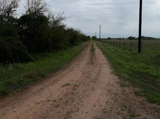 1204 County Road 416, Edna, TX 77957
