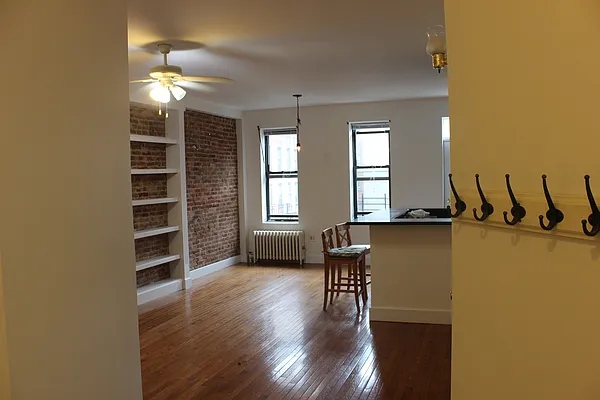 Rented by REMAX Elite | media 2