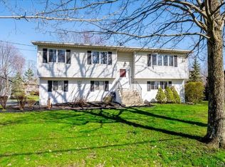 142 Fletcher Dr N, Newburgh, NY 12550